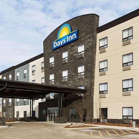 Days Inn By Wyndham Calgary North Balzac Exterior photo